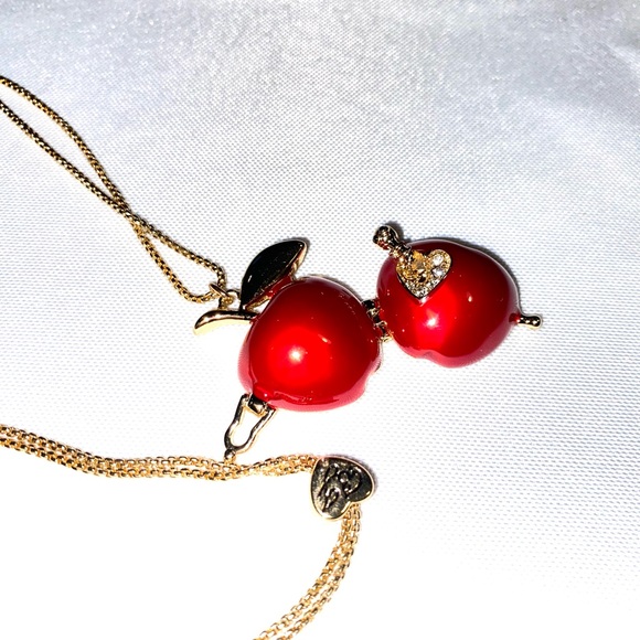Betsy Johnson Red Apple Open me Necklace - Picture 15 of 16
